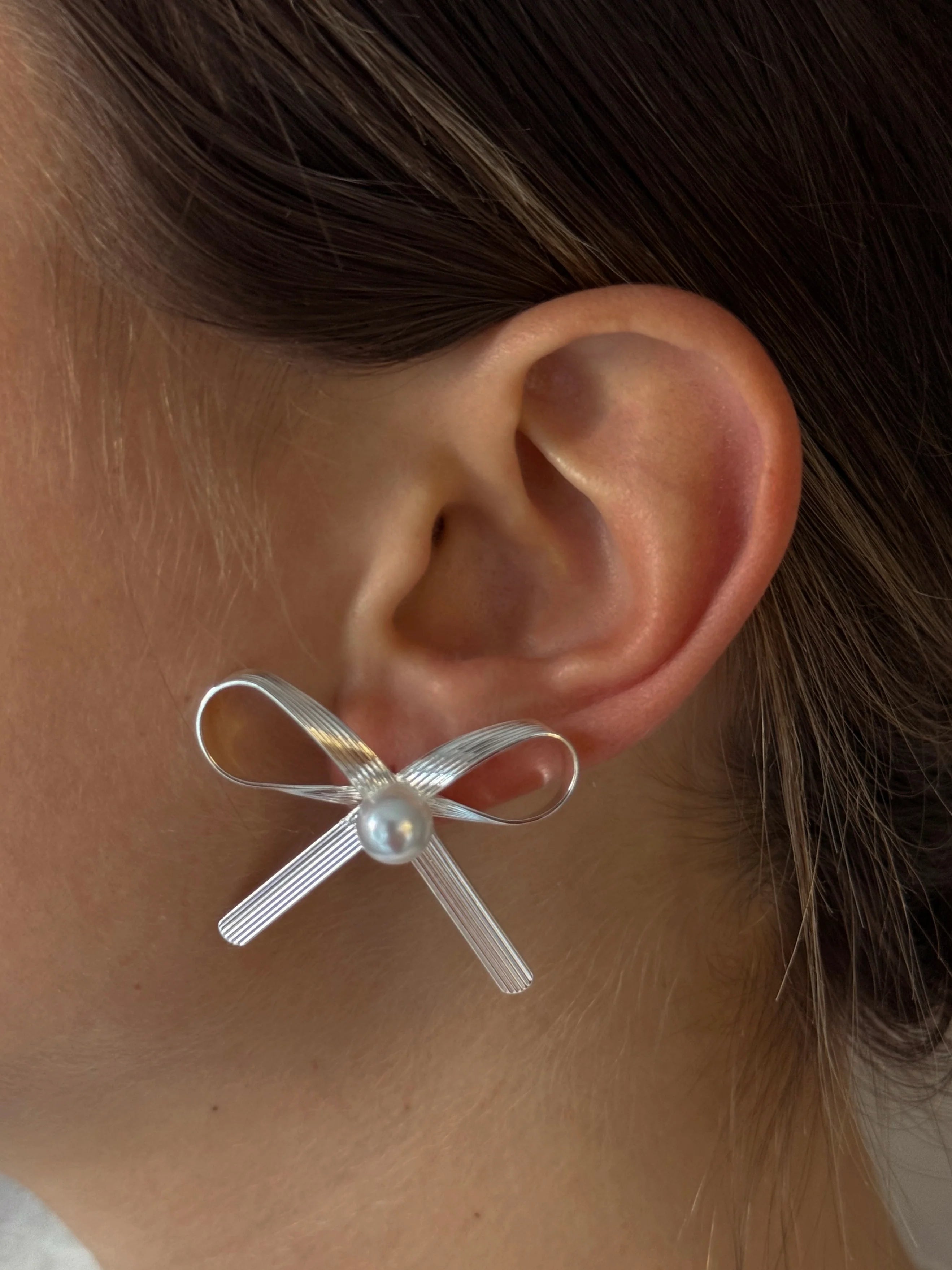 PEARL BOW STUDS